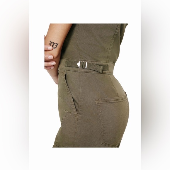 Good American Fit for Success Utility Khaki Jumpsuit - Picture 6 of 7